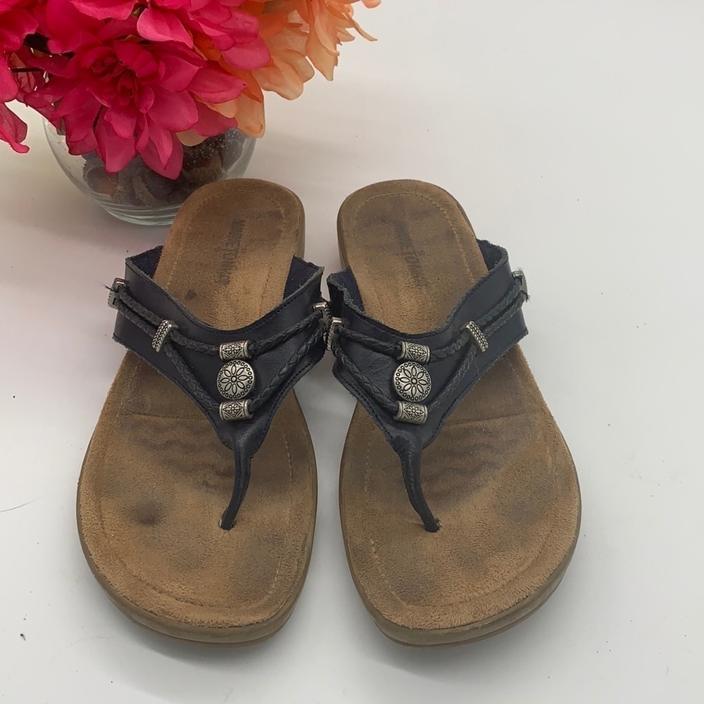 Minnetonka Navy Leather Flip Flop Sandal - Sz 10. FFT0530C